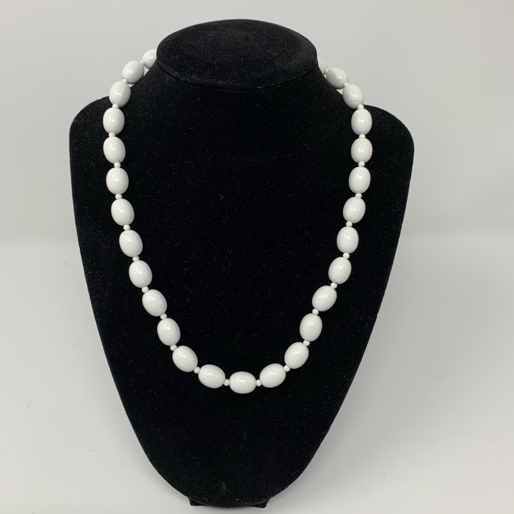 Y2K Round Knotted Bead Necklace 18" Strand Vintage Estate Costume Jewelry